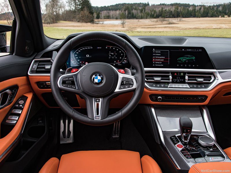 BMW M3 2024 מושב נהג
